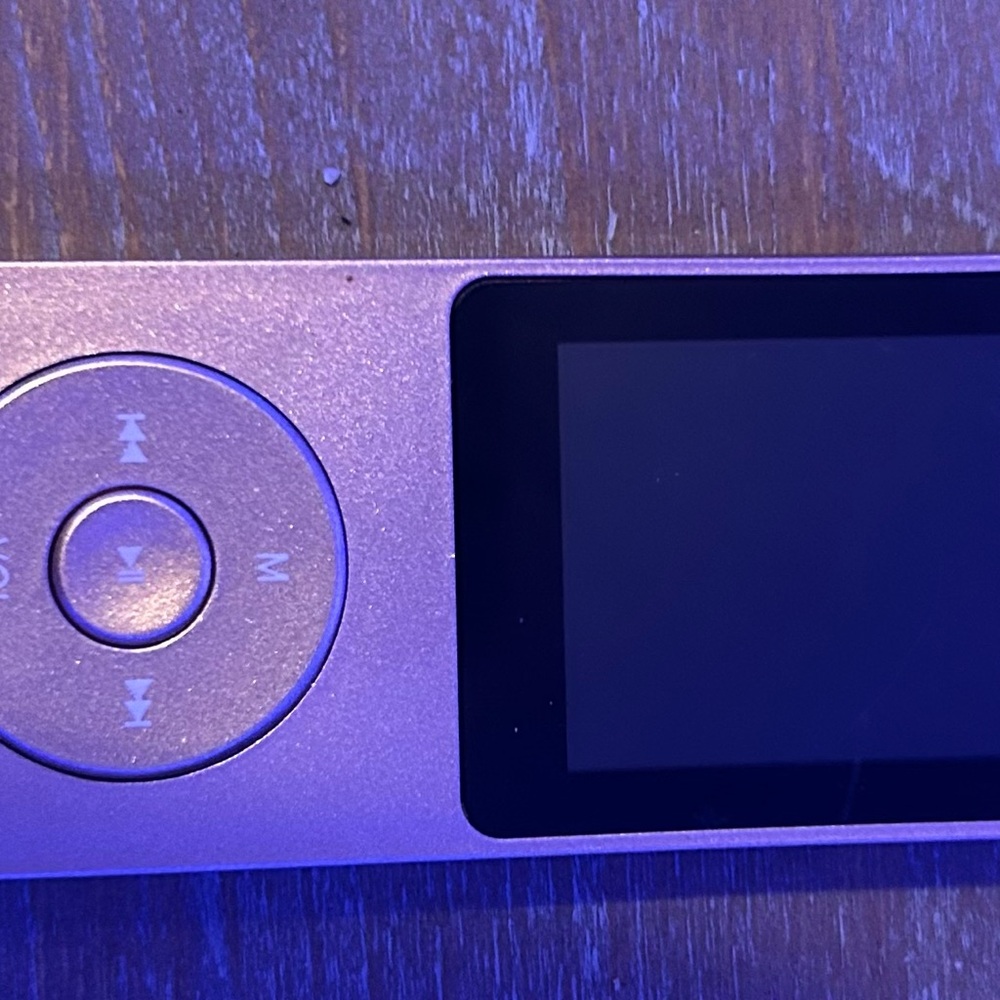 AGPTEK A02S MP3 Player.  Rose gold